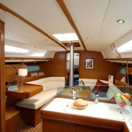 Bed On Boat 36031 Corfu Botel